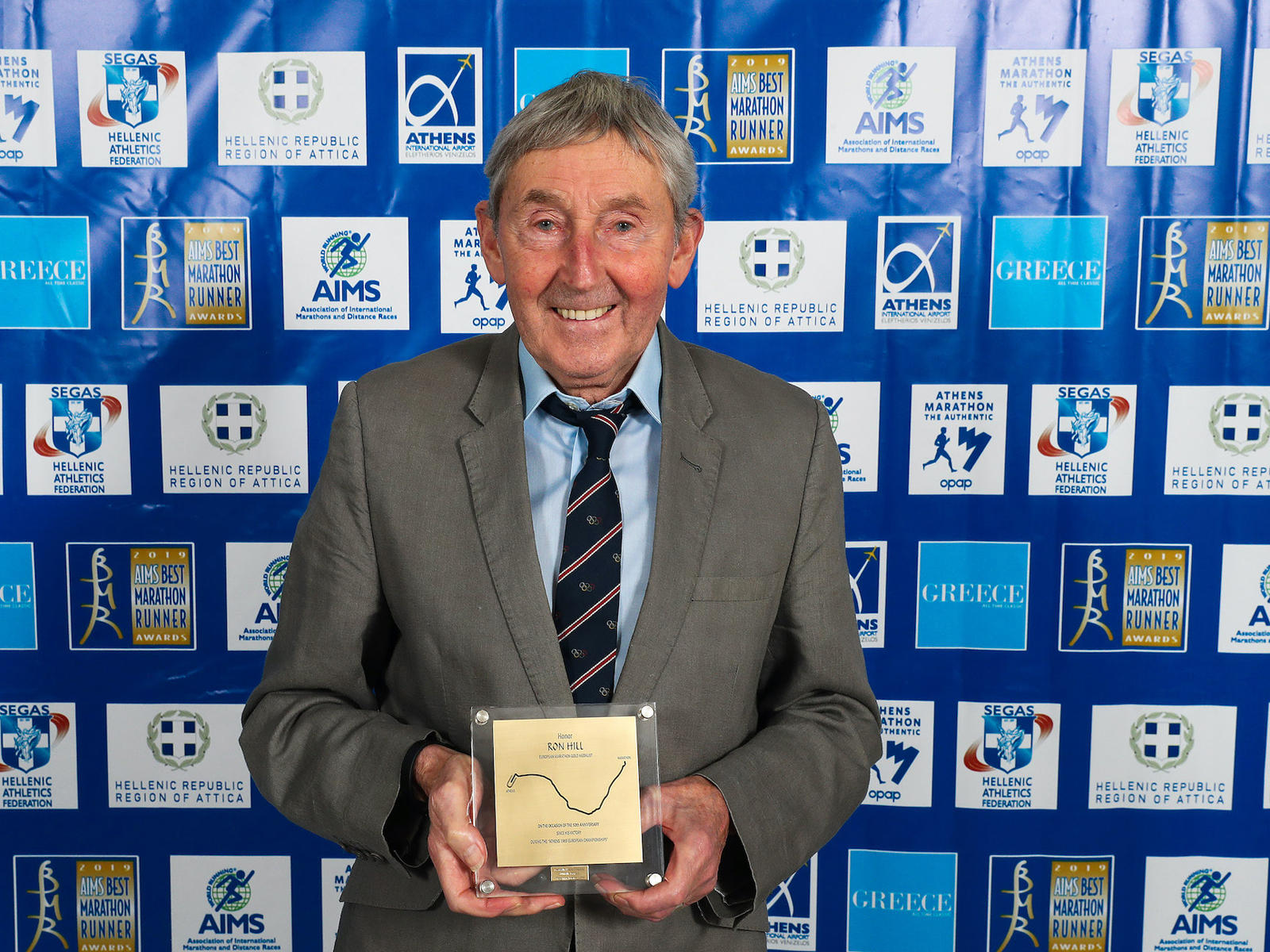 BostonSieger und StreakRunner MarathonLegende Ron Hill verstorben